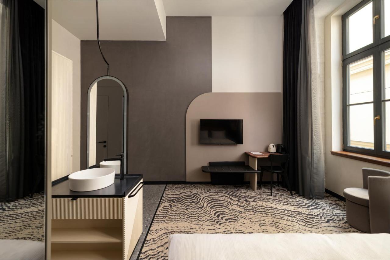 Deluxe Room,1467491132:JPEG