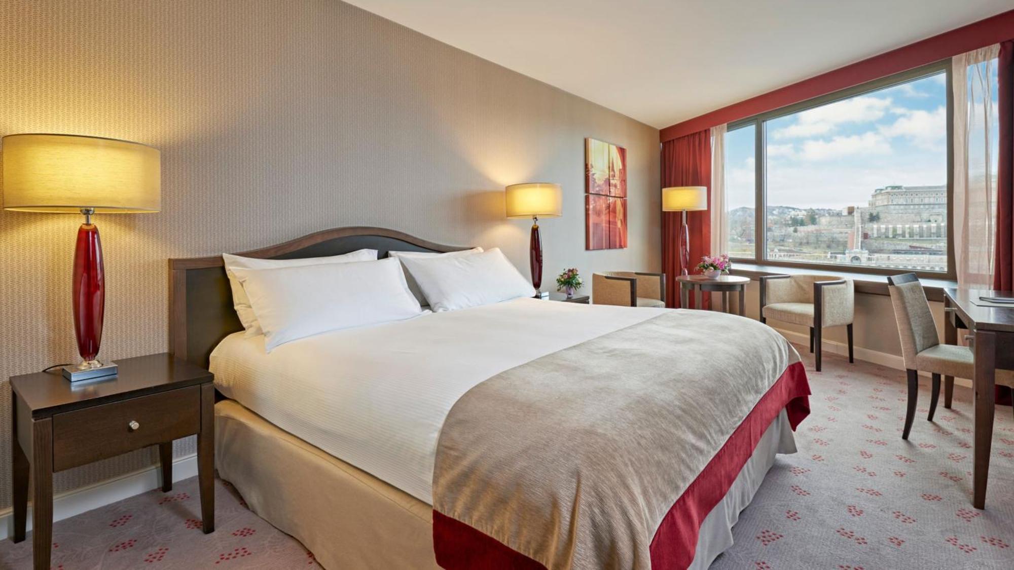 Chambre Lit Queen-Size Premium - Vue sur Fleuve - Dernier Étage