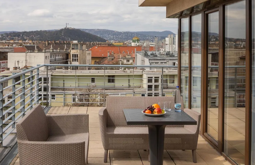 Escala Hotel & Suites-1